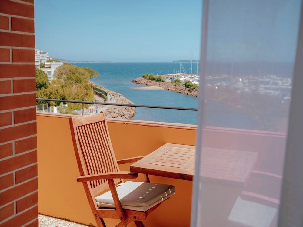 Deluxe Room, Balcony, Sea View - Photo 5