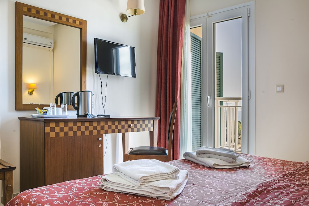 Double Pool View Room