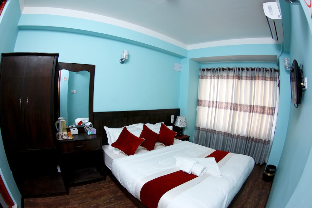 Deluxe Double or Twin Room, Garden View