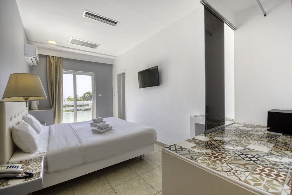 Doulbe Room with Juliet balcony photo 1