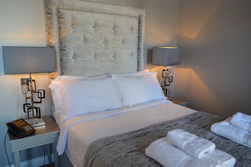 Standard Room, 1 Double Bed, Non Smoking - Photo 3