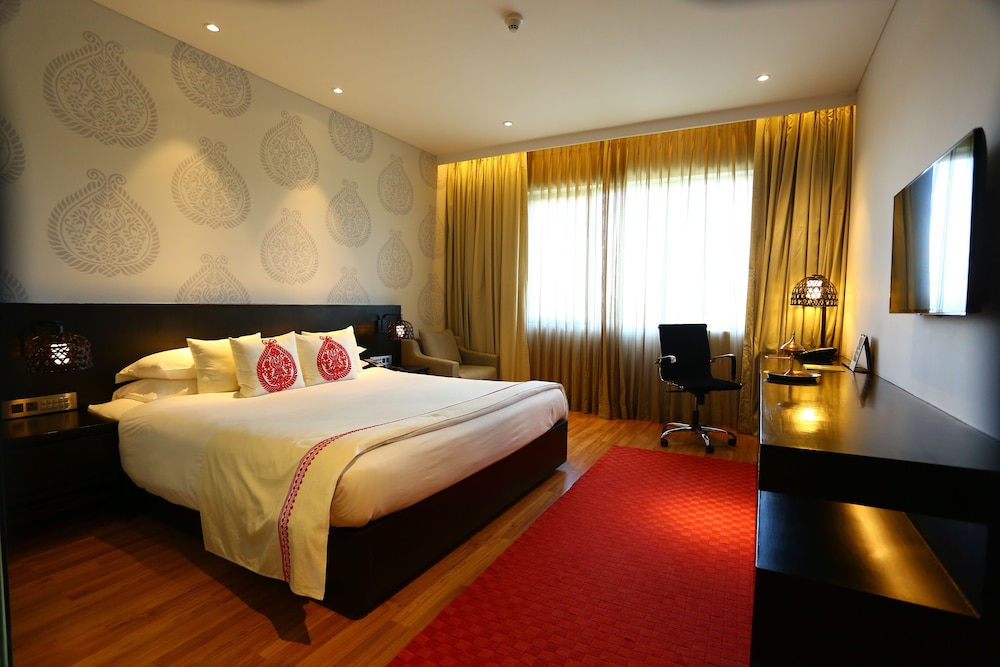 Deluxe Room, 1 King Bed, Hill View (Delight)