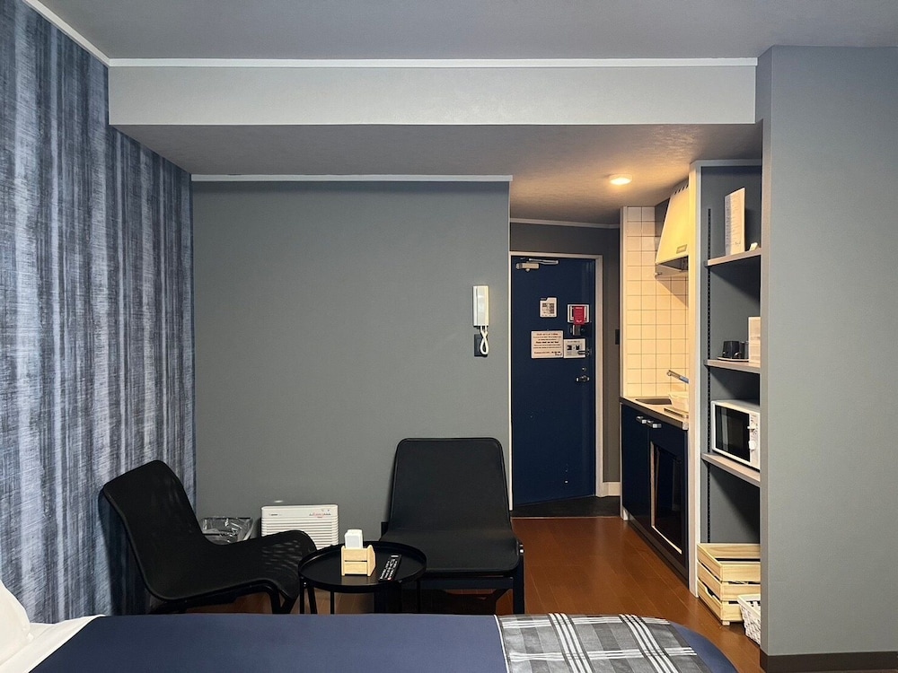 Economy Triple Room - Photo 3