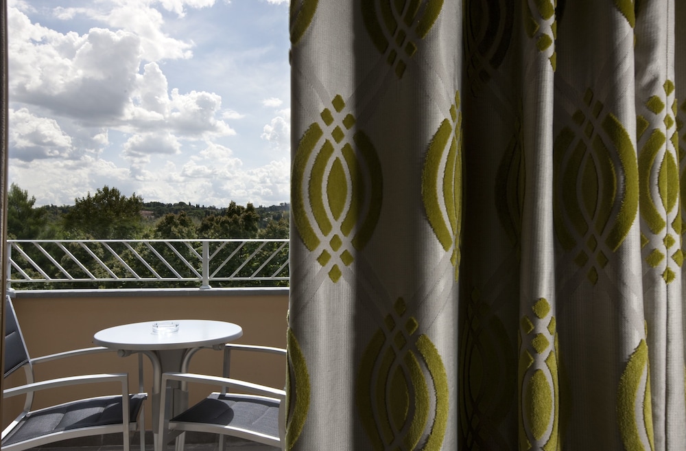 Deluxe Double Room, City View