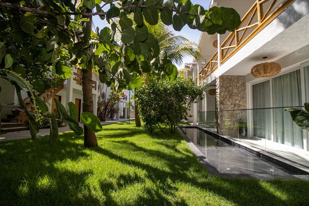 Room, 2 Queen Beds, Balcony, Garden View