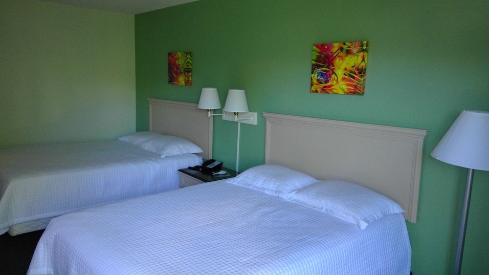Standard Room, 2 Queen Beds - Photo 1