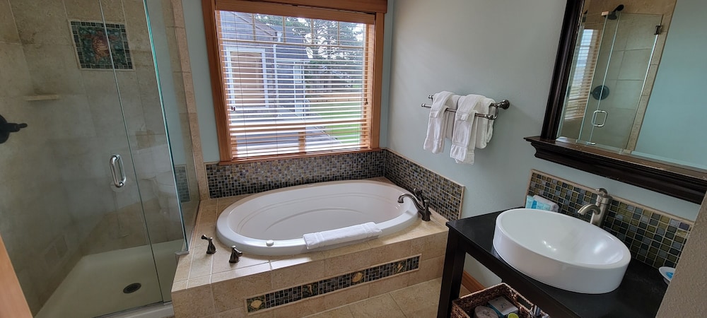 Puffin Suite – Second Floor Ocean Front View photo 2
