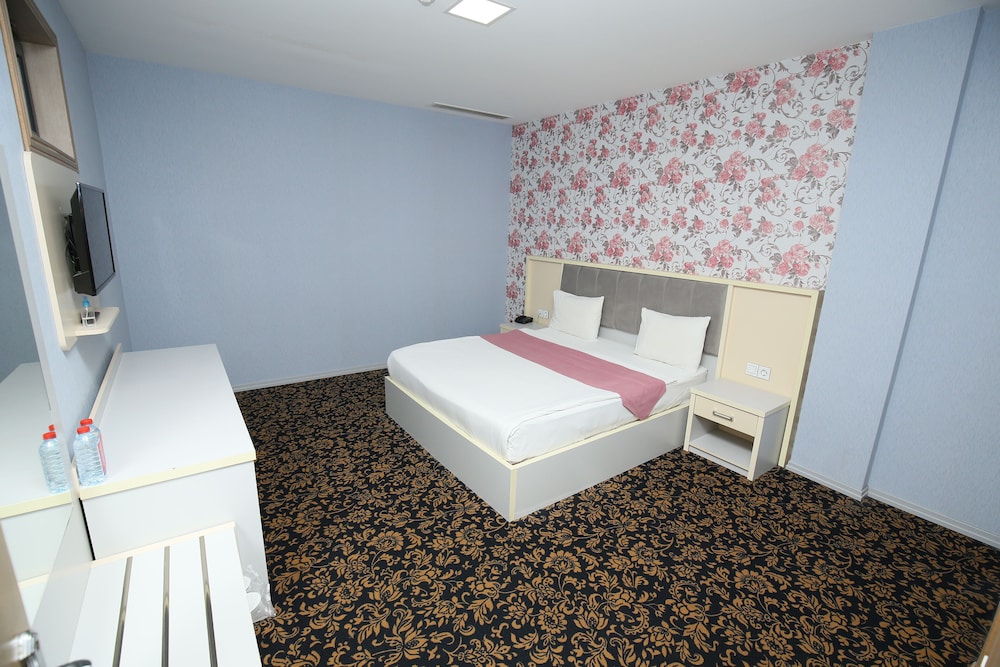 Family Suite, Multiple Beds, City View photo 3