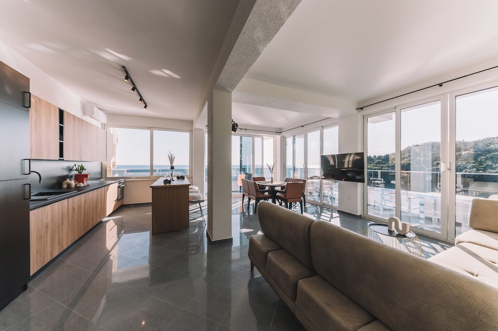 Luxury Apartment, Balcony, Beach View