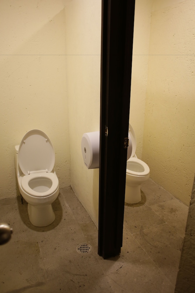 Basic Shared Dormitory, Mixed Dorm, Shared Bathroom photo 2