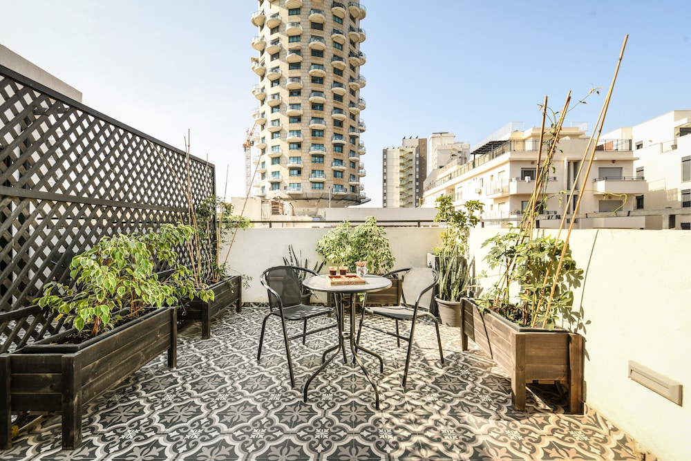 Suite with Terrace - Photo 12