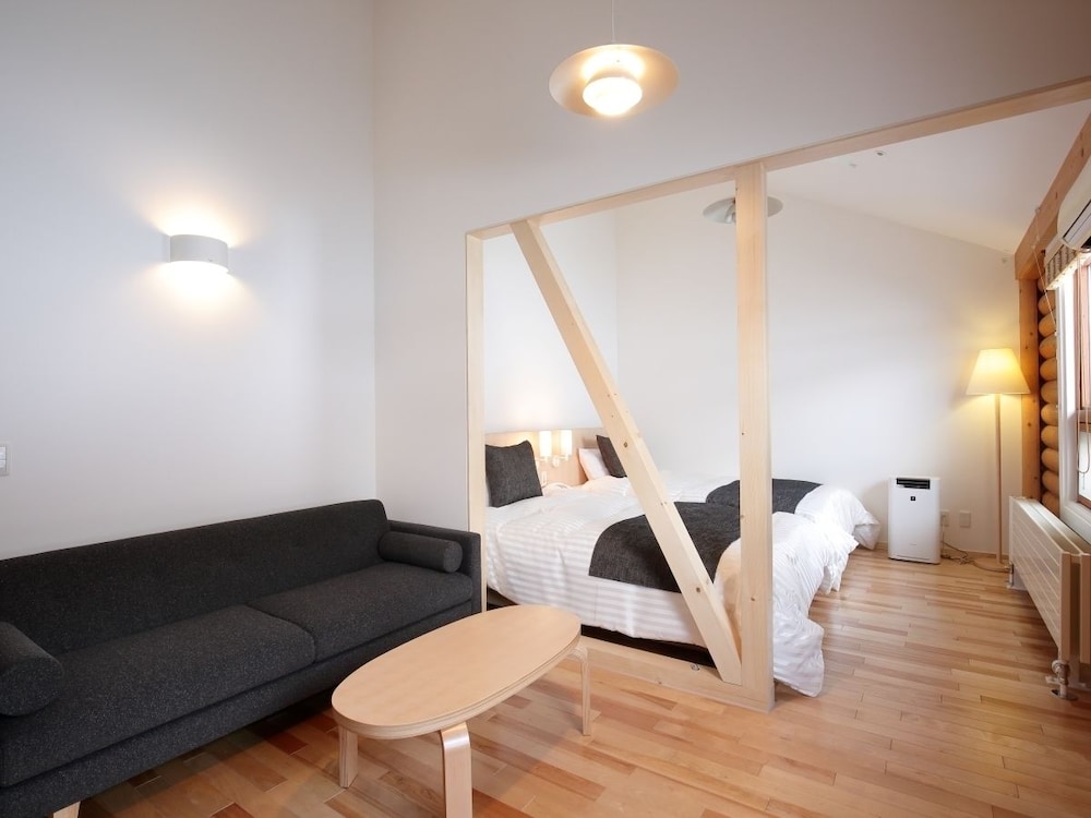 Deluxe Twin Room, Non Smoking (With Bath Tub) photo 3