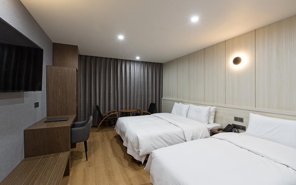 Room (Standard Twin  Deluxe Twin (Free upgr) - Photo 1