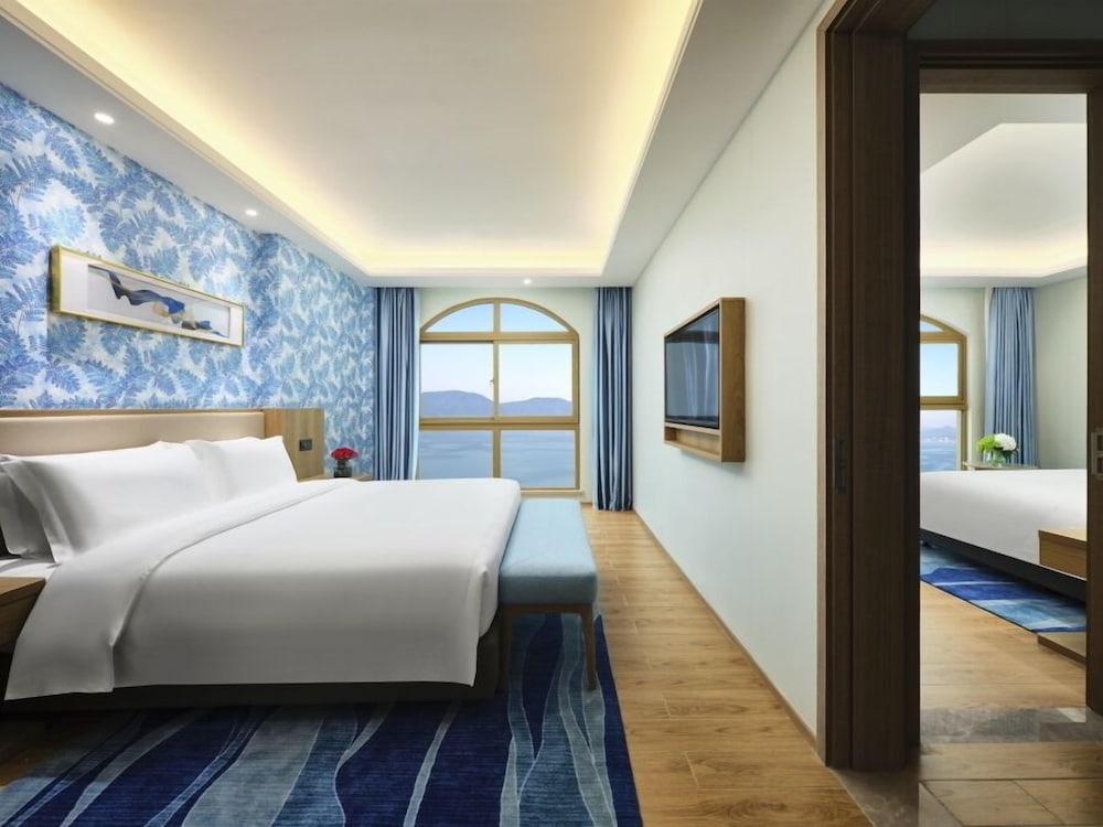 Lake View Suite photo 1