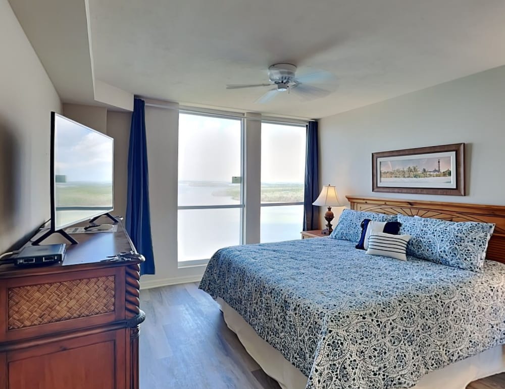 Condo, 1 King Bed with Sofa bed, Private Pool (#1105 - No Pets)
