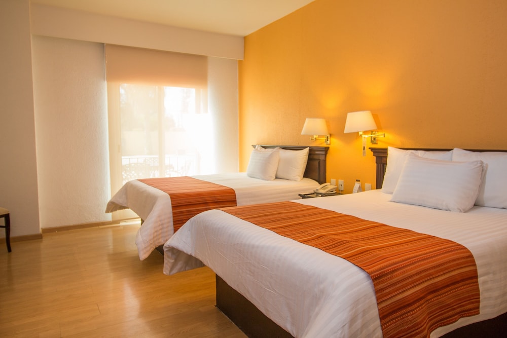 Standard Double Room - Photo 12