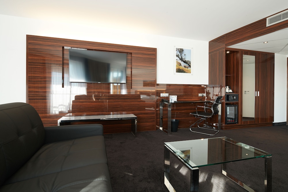 Prestige Suite - Photo 7