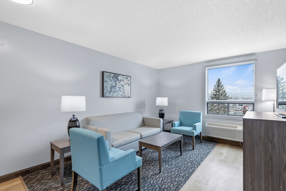 Superior Suite, Multiple Beds, Non Smoking, Kitchenette (Upgraded Bedding & Snack, Smoke Free) photo 2