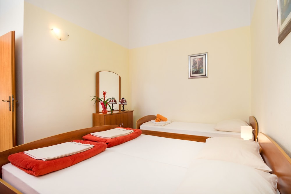 Deluxe Apartment, 1 Bedroom, Balcony, Sea View (3-5) photo 2