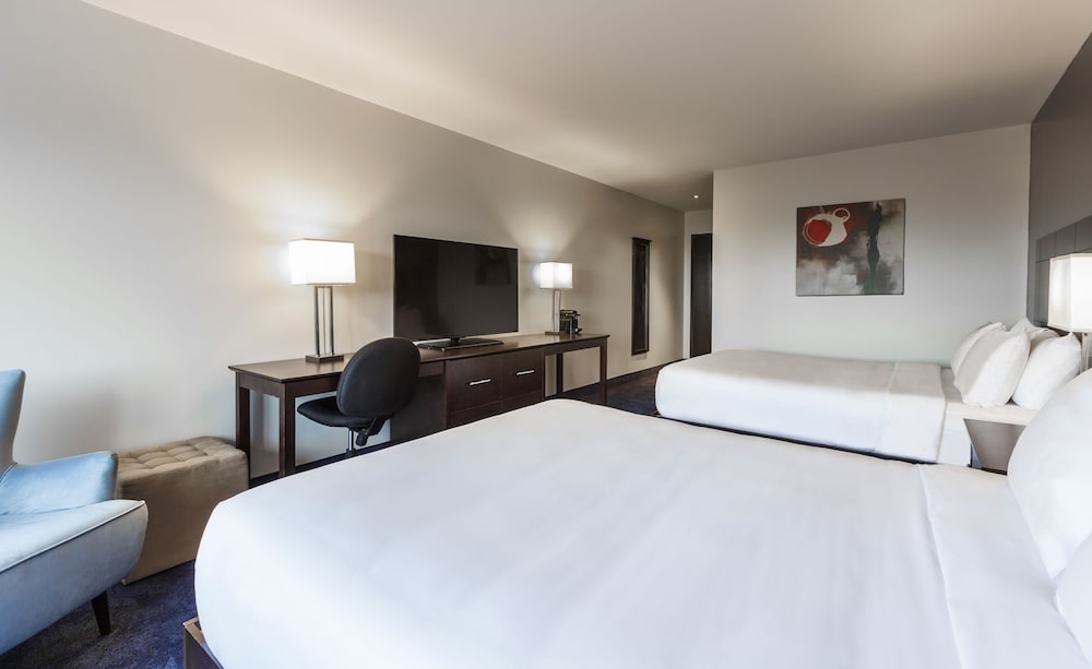 Standard Room, 2 Queen Beds photo 3
