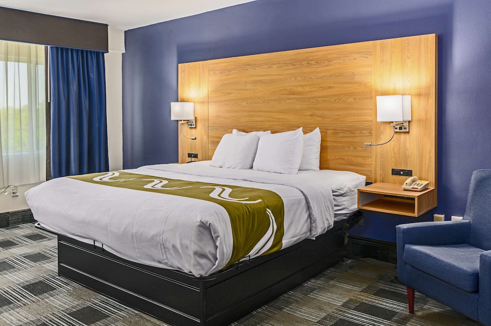 Room, 1 King Bed, Non Smoking - Photo 3