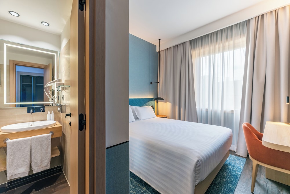 Twin Room, 1 King Bed