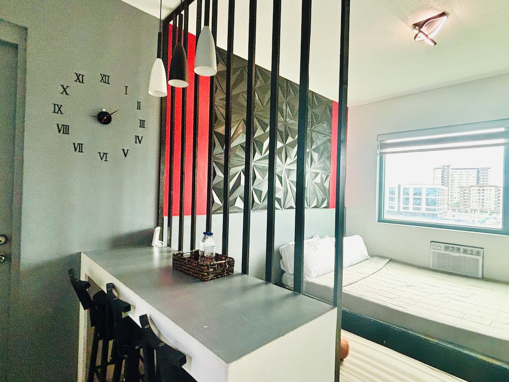 Condo, 1 Bedroom photo 2