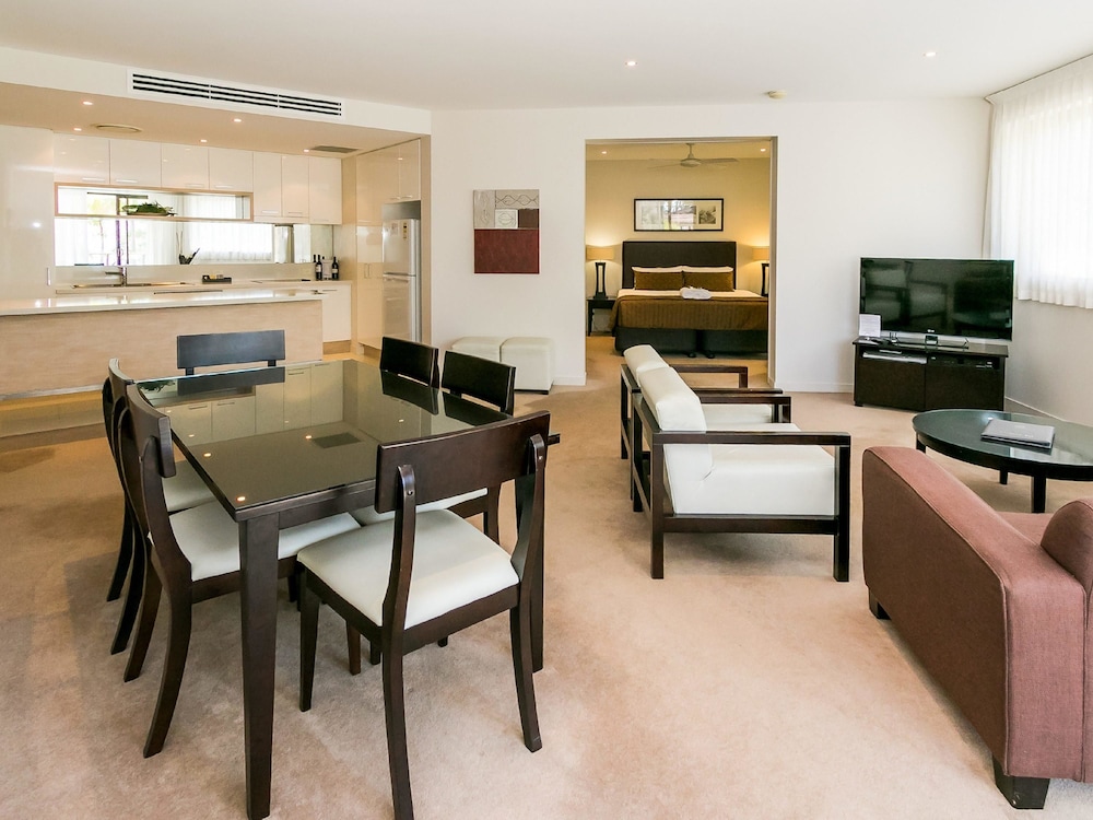 Family Apartment, 2 Bedrooms (Courtyard Spa) photo 3