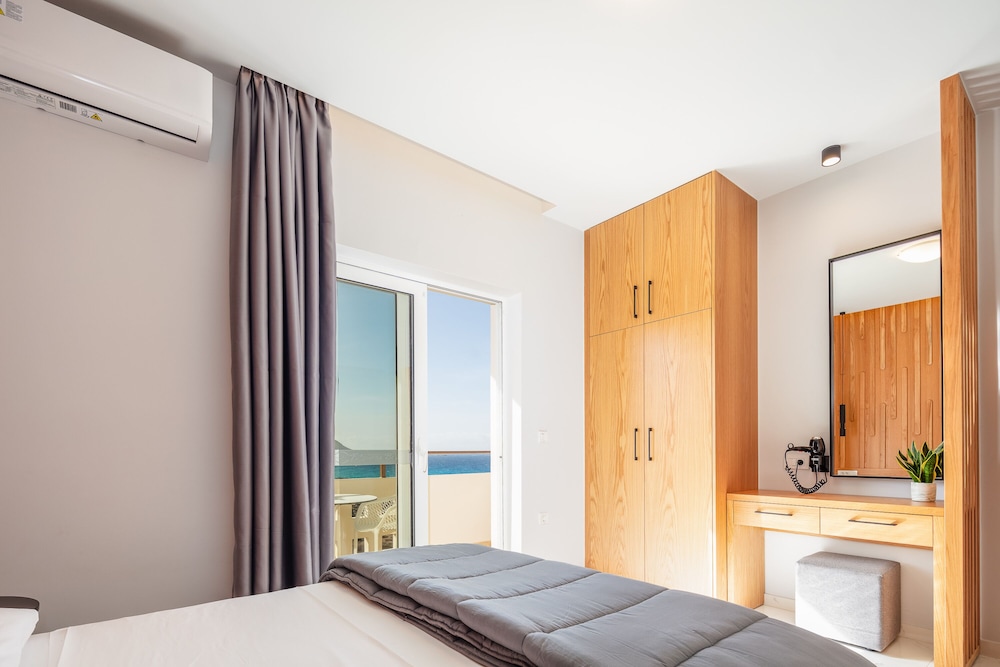 Superior Apartment, 1 Bedroom, Sea View, Second Floor photo 1