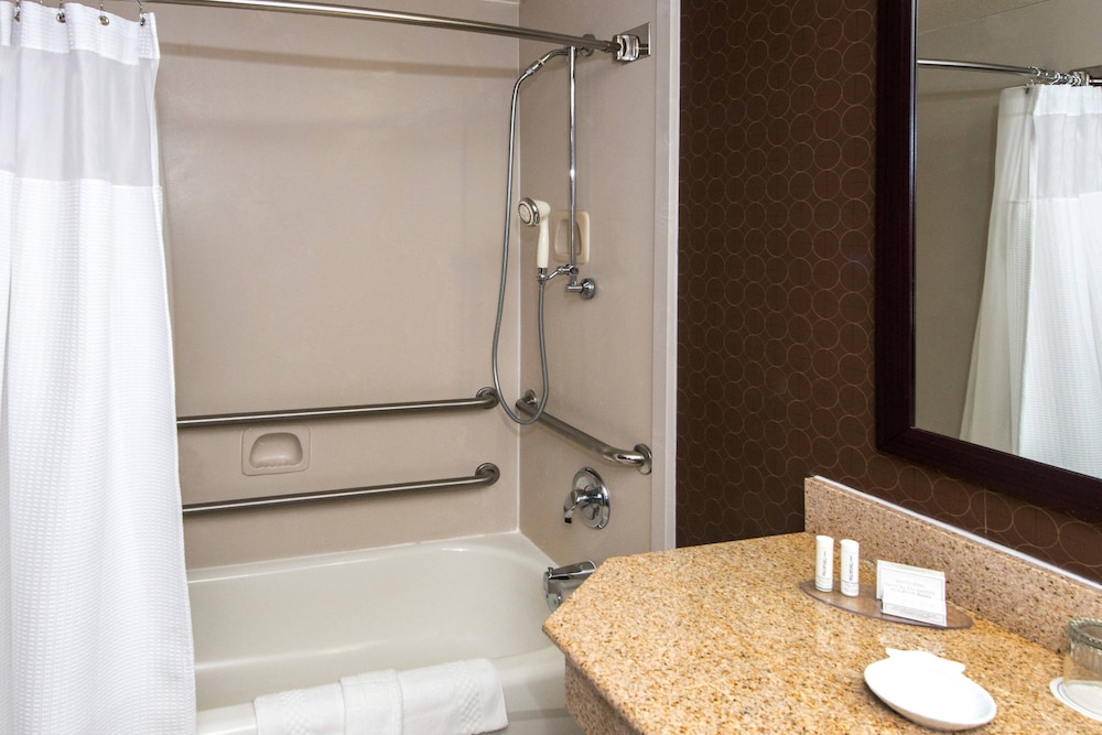 Suite, Multiple Beds - Photo 7