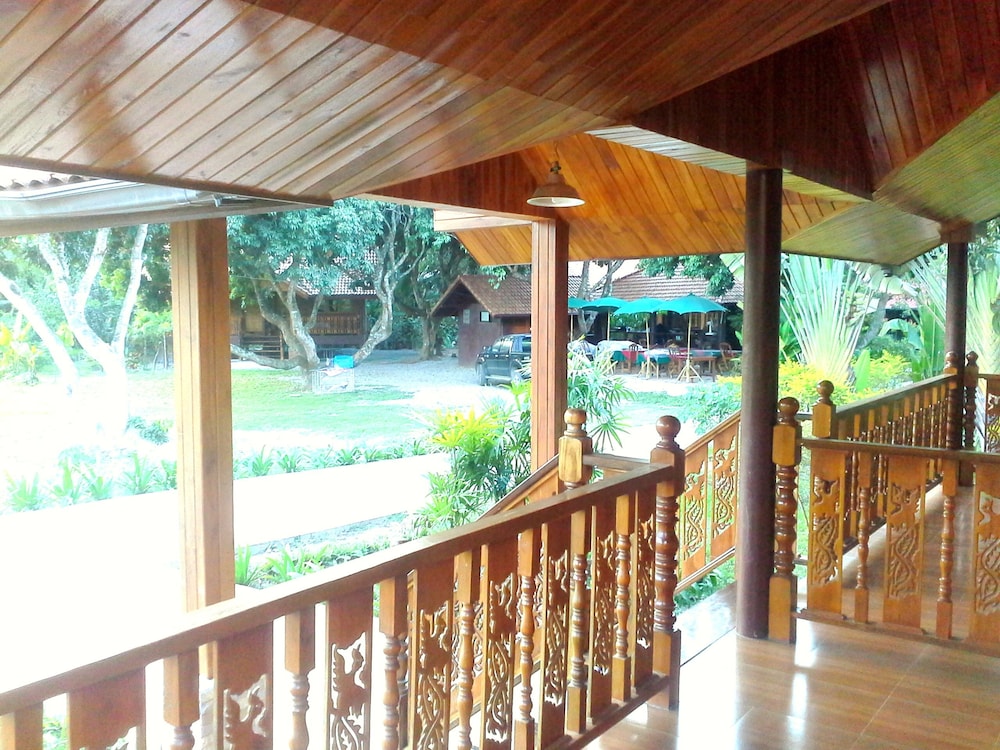 Superior Garden view with private back balcony