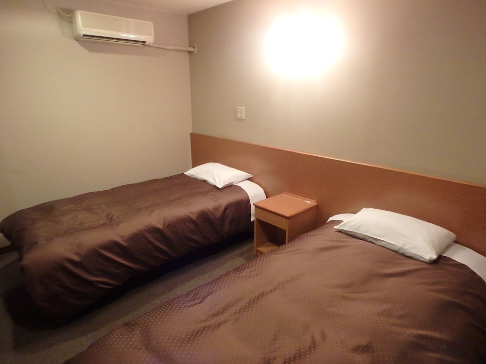 Twin Room, Smoking photo 2