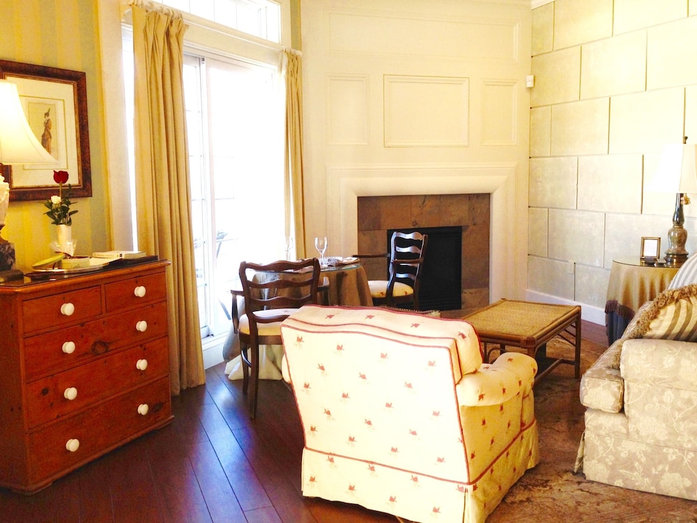 Premium Suite, 1 King Bed with Sofa bed, Balcony