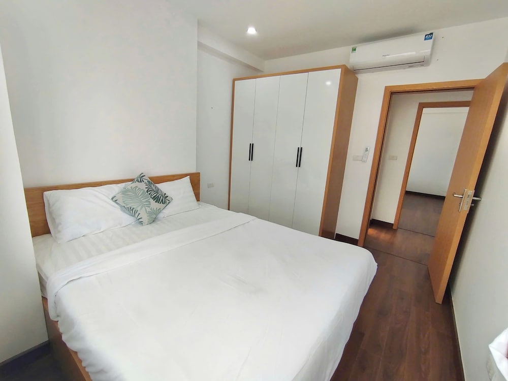 City Apartment, 3 Bedrooms photo 3