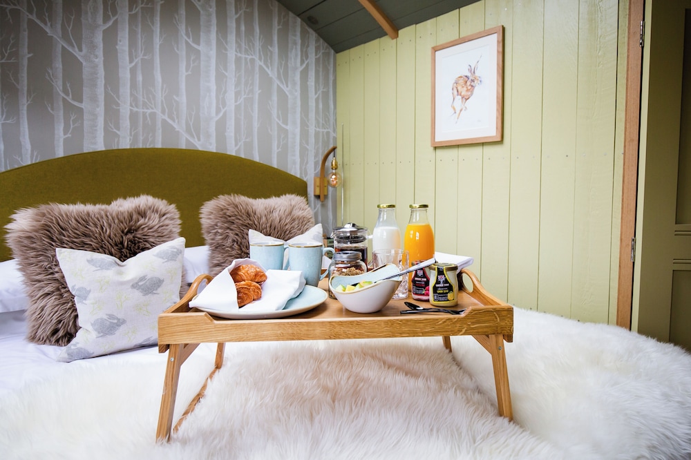 Shepherd Hut - Double photo 1