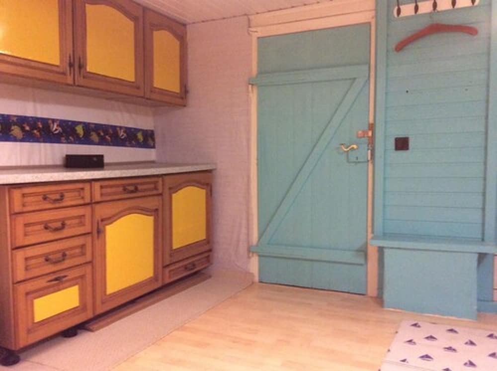 Yellow Room photo 3