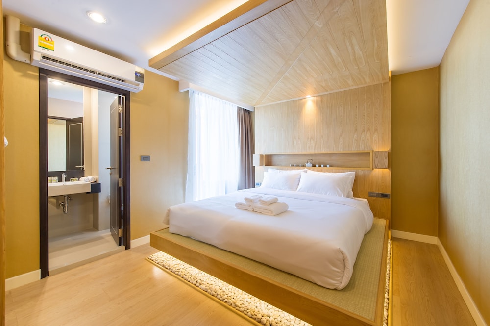 Deluxe Double Room, Balcony photo 2