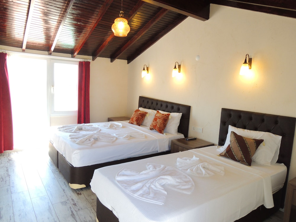 Panoramic Triple Room, Balcony, City View