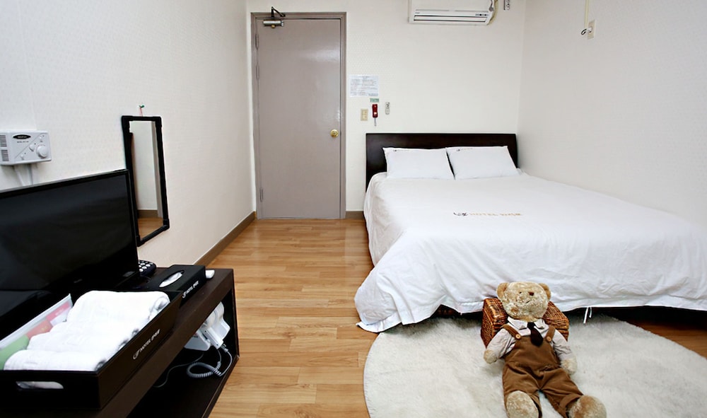 Standard Double Room photo 2