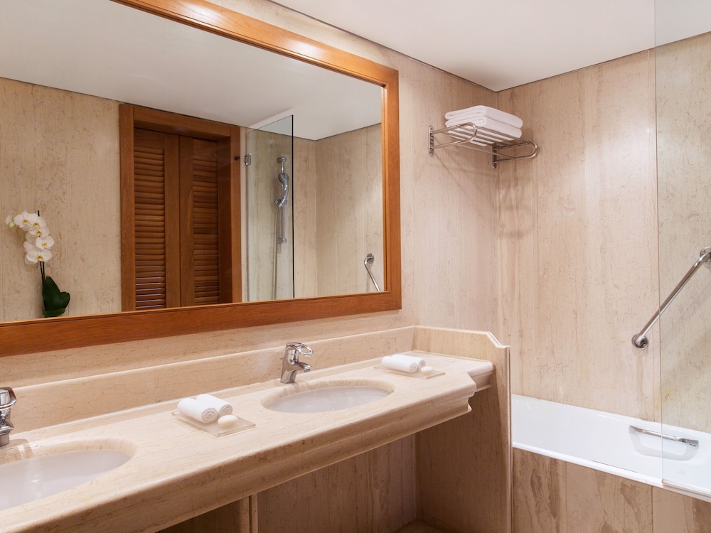 Palace Luxury Suite Panoramic, Sea View thumbnail 6