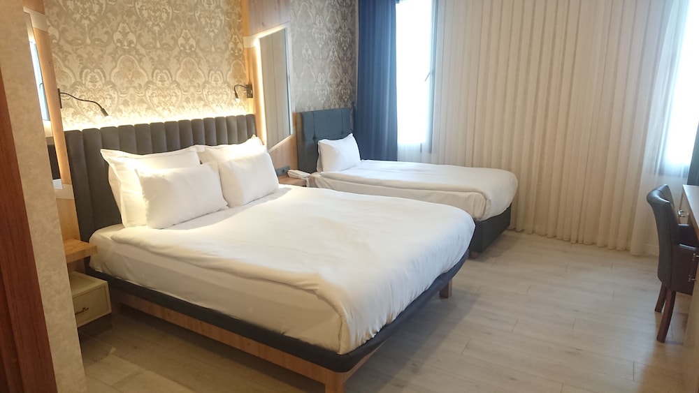 Standard Double or Twin Room - Photo 4