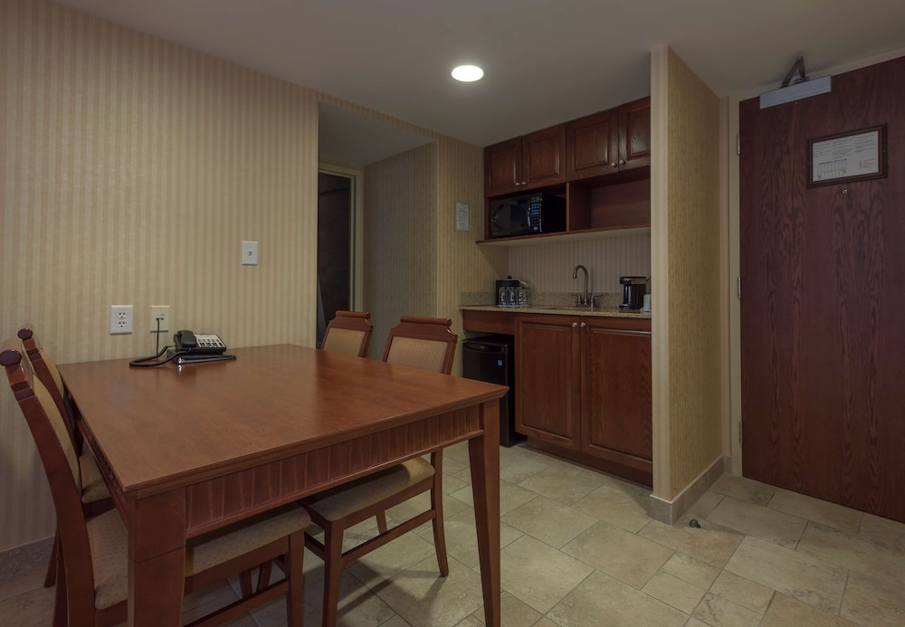 Suite, 1 King Bed, Non Smoking, Fireplace (Living Room;with Sofabed) - Photo 3