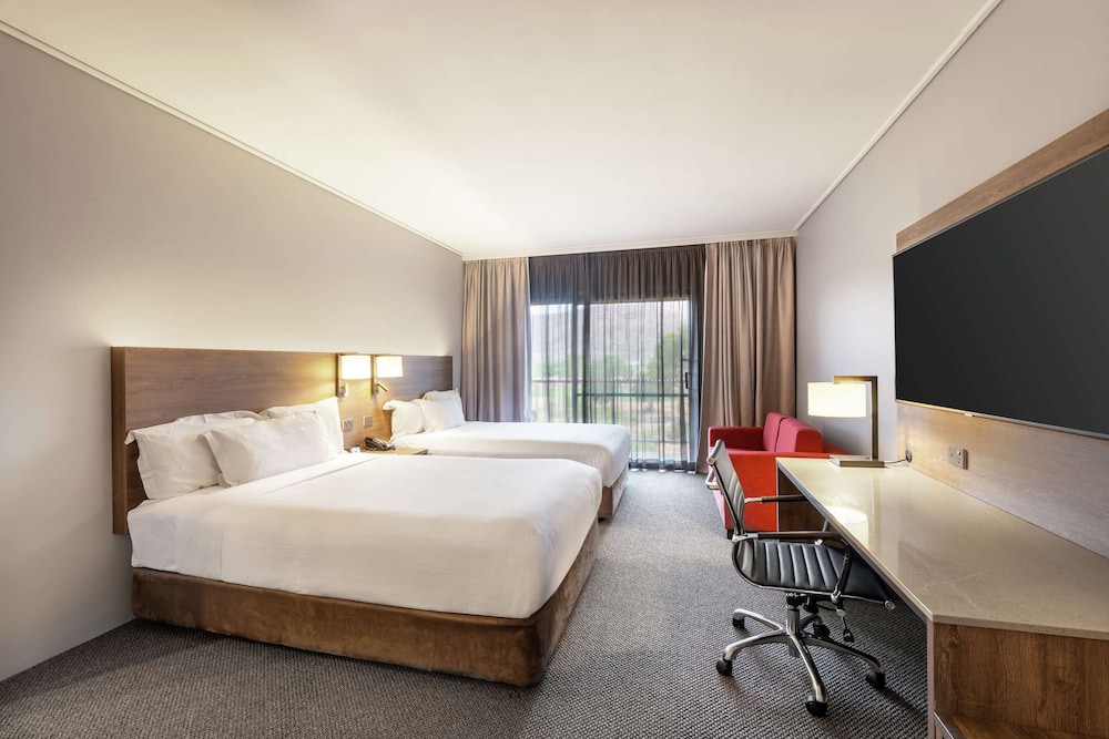 Junior Suite, 2 Double Beds, Mountain View