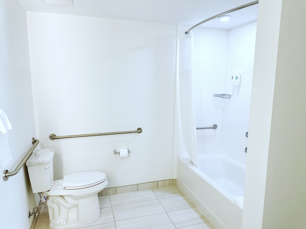 Suite, 1 King Bed with Sofa bed, Accessible, Non Smoking (Accessible Tub) - Photo 6