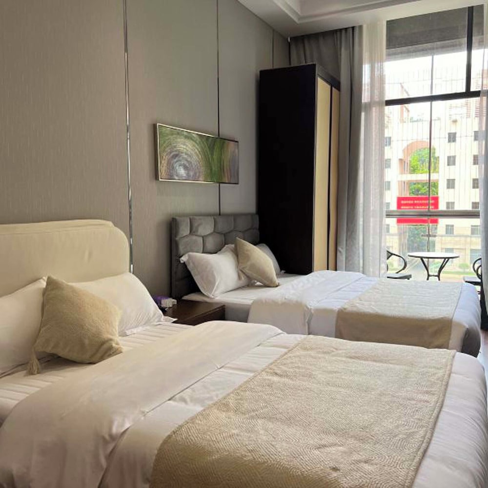Senior Suite