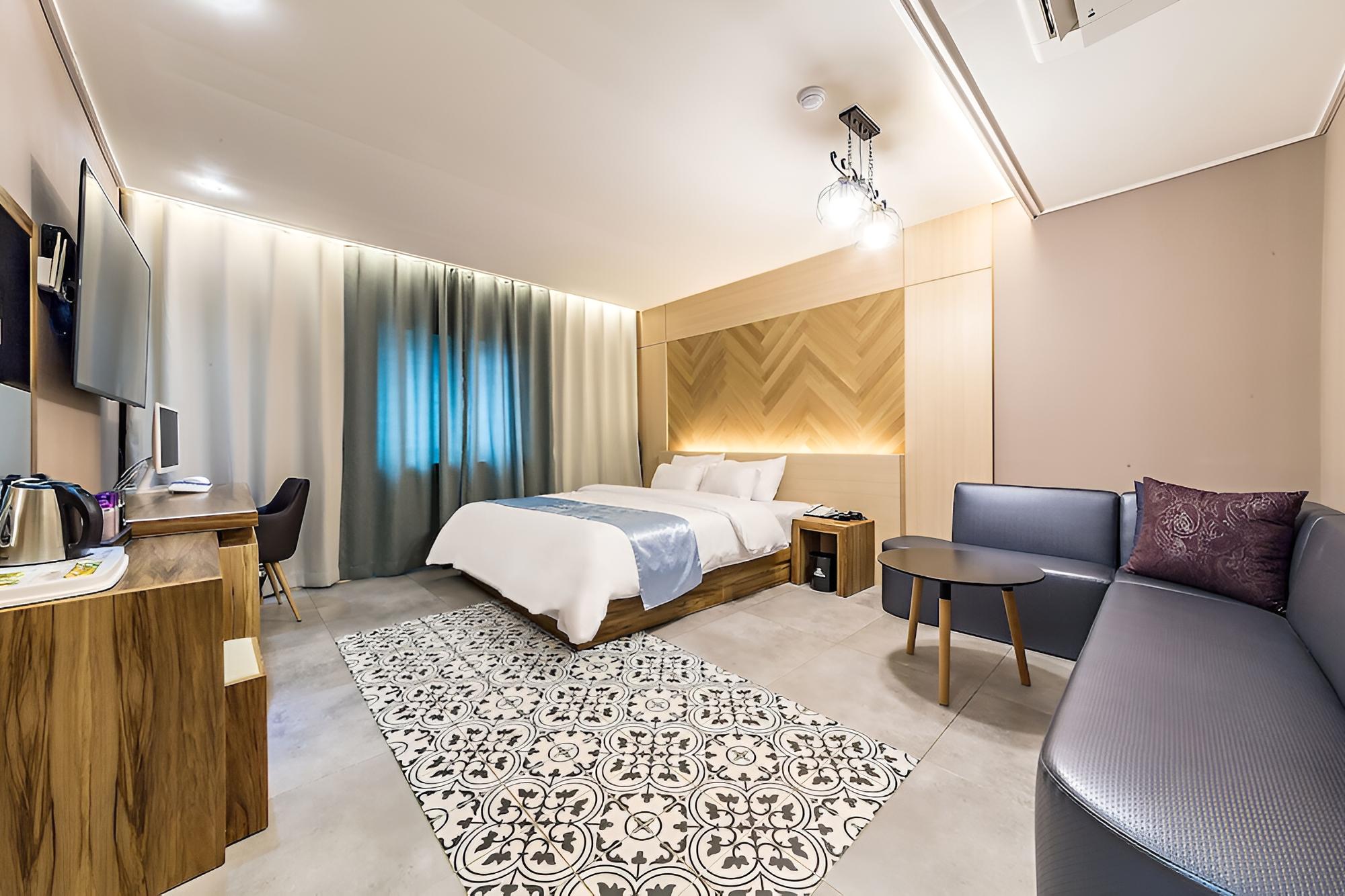 Room (VIP) - Photo 9
