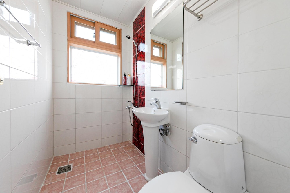 Basic Room, 1 Bedroom (Frisia 301(Ocean View)) - Photo 10