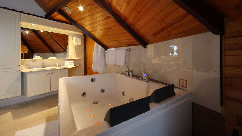Prestige Room, Duo Whirpool, Valley View photo 2