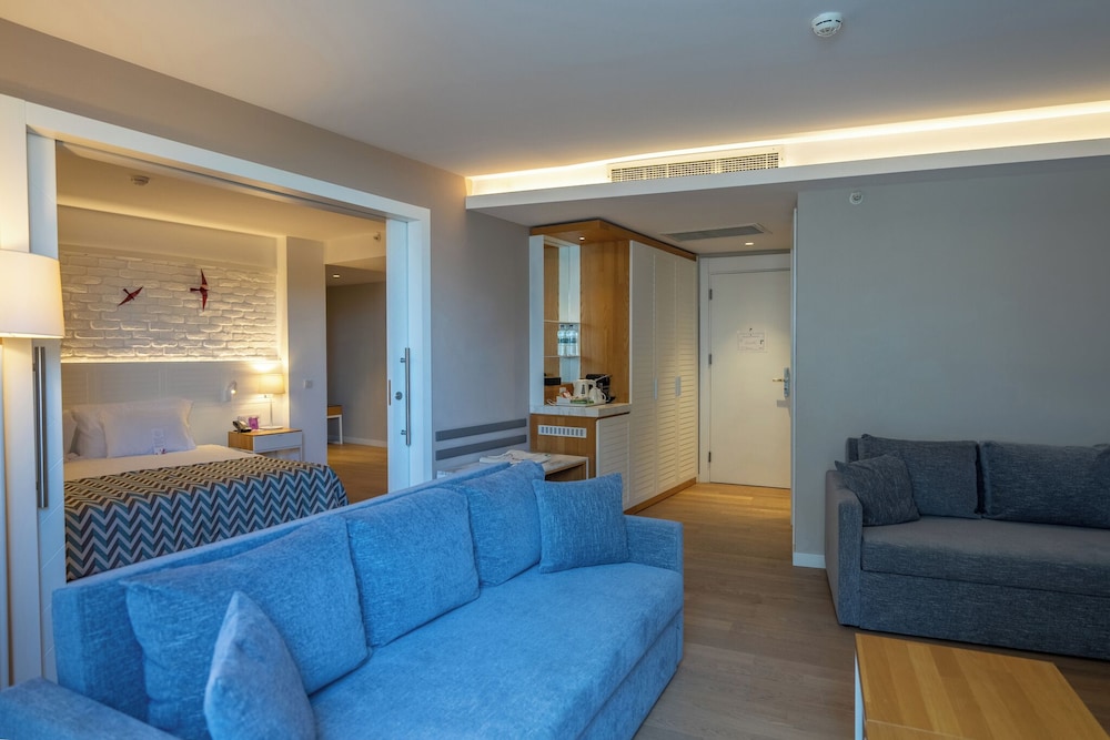 Family Suite thumbnail 6