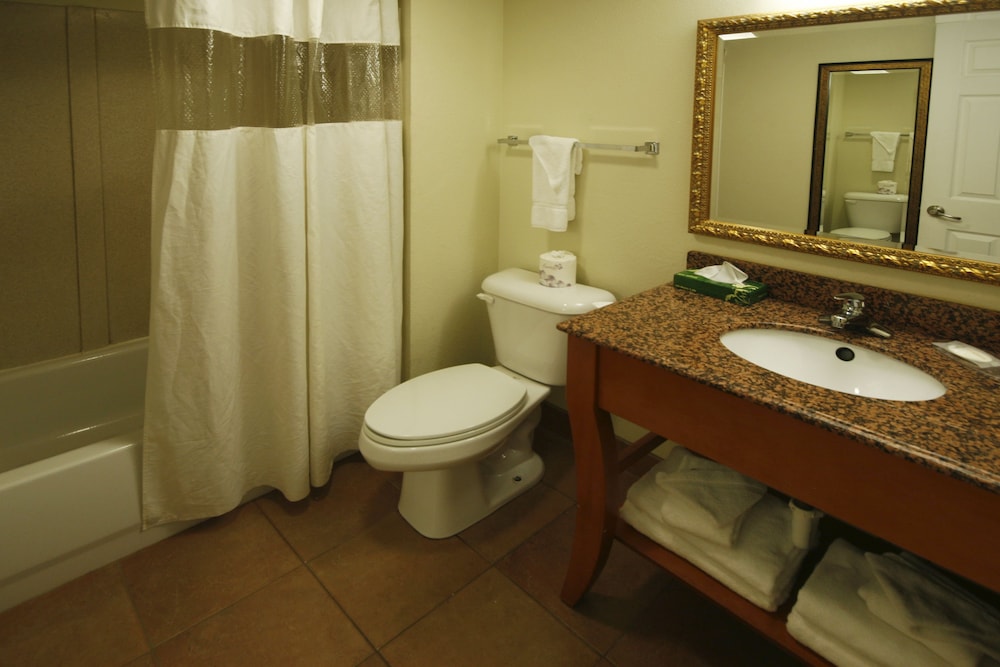 Suite, Multiple Beds, Non Smoking photo 2